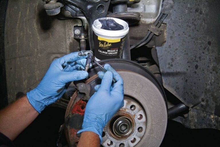 How to Clean Oil Off Brake Pads with Lacquer Thinner Safely